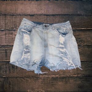 M.A.P. Distressed Lightwash Denim Shorts Size 32” #140